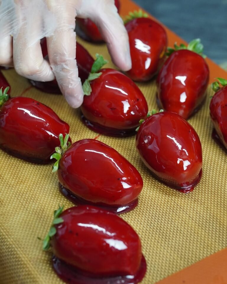 Morango do Amor 🍓 Além das unidades limitadas em lojas vocês já podem encomendar essa Caixa com